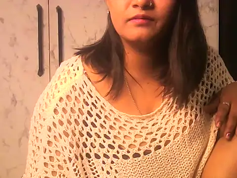 URs_RIYA's cam snapshot