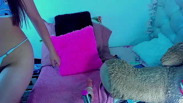 maddy02_02's cam snapshot