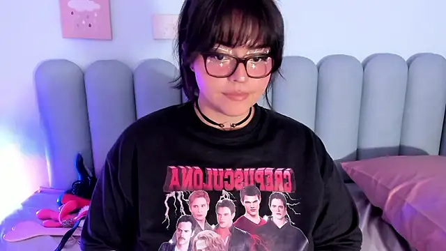 curvy_rousi's cam snapshot