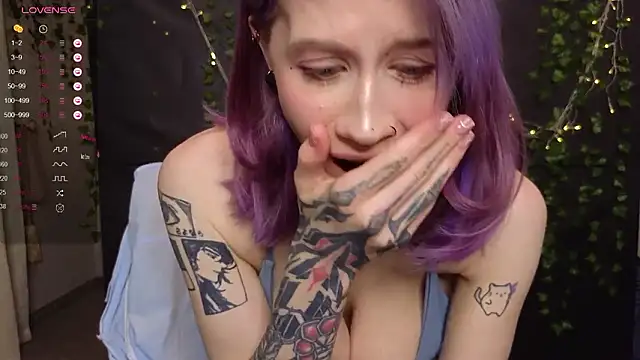 christy_memeow's cam snapshot