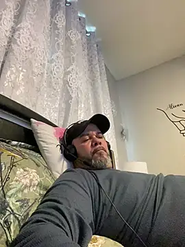 Cristian-Brayan's cam snapshot