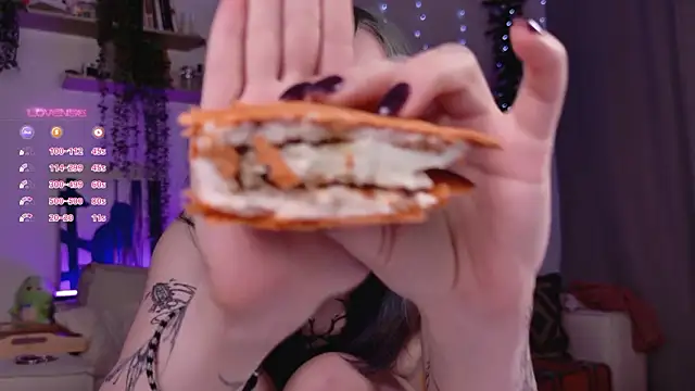 Lollyshy's cam snapshot