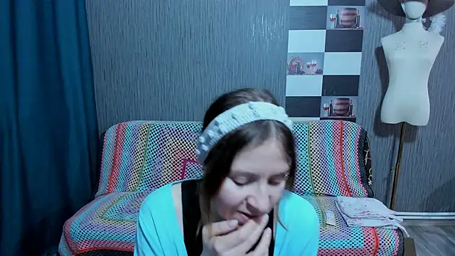 pa1e_pr1ncess's cam snapshot