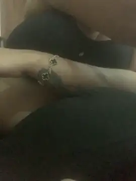 hottyshanaya's cam snapshot