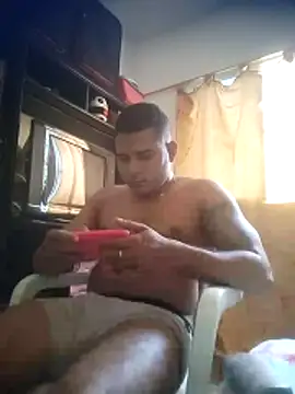 SaucyAffair0 live sex cam