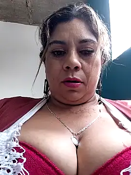 Laura-Hernandez live sex cam