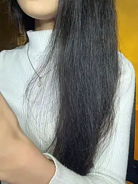 Nhinhi18 live sex cam