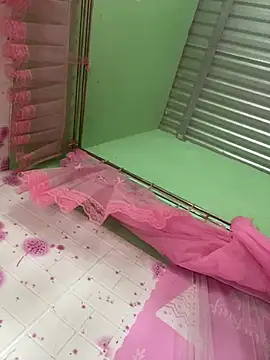 Suri_k3 live sex cam