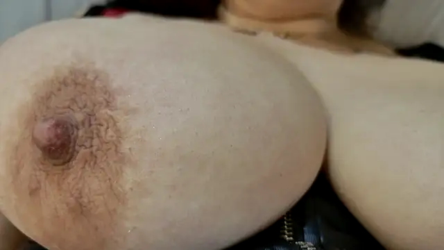 Renattasweetboobs live sex cam