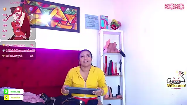 louise_nails live sex cam