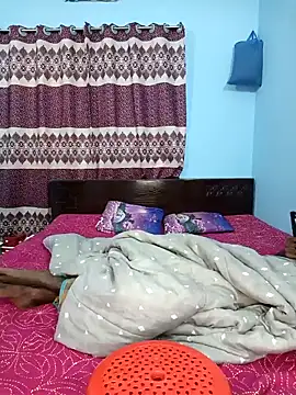 RomanticCouple432's cam snapshot