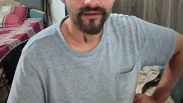 MakeMeAwareAah's cam snapshot