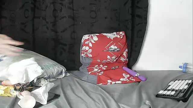 lunahototinparis18's cam snapshot