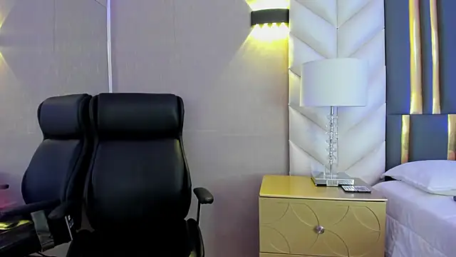 ChloeHarper_ live sex cam