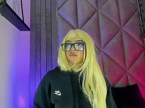 Taylorsmitth_'s cam snapshot