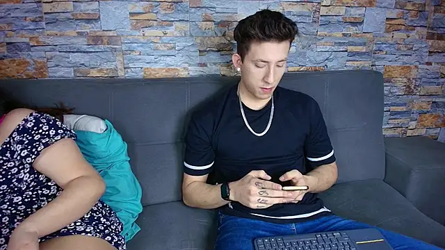 Maykol_Victoriasr live sex cam