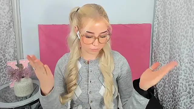 KristyHoney's cam snapshot