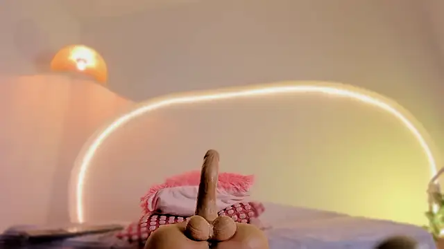 katiepeach_'s cam snapshot