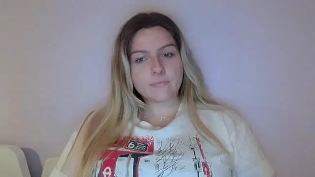 BritneySensual's cam snapshot