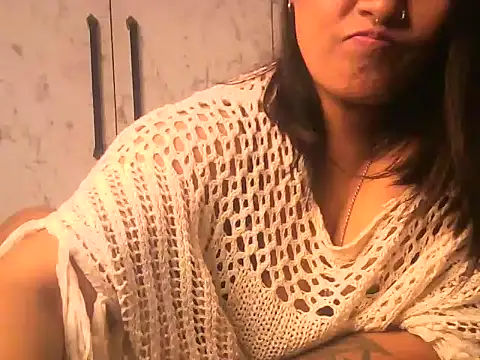 URs_RIYA's cam snapshot