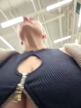 Bondgirl_013's cam snapshot