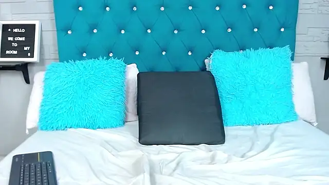 ZolaniBaker's cam snapshot