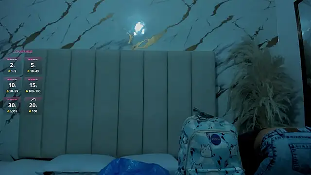 _Emma_whiitee_'s cam snapshot