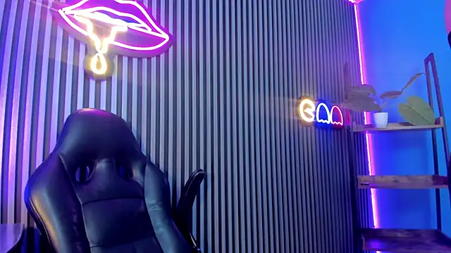 Violett_Prince1's cam snapshot