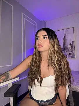 HoneyMollyX live sex cam