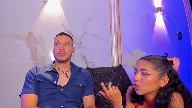 Aron_and_molly's cam snapshot