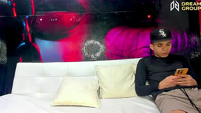 AmazingPartys's cam snapshot