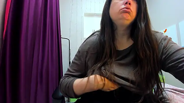 BattyMoll's cam snapshot