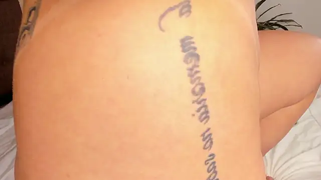 SalomeStorm_'s cam snapshot