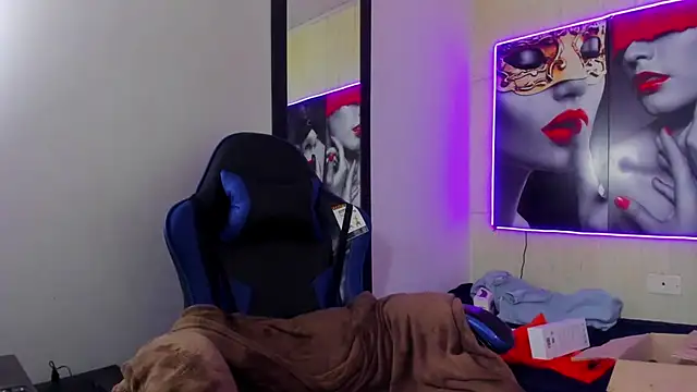 lala_clark's cam snapshot