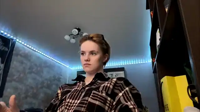 CutieGoga's cam snapshot