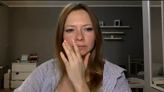 MillieShow's cam snapshot