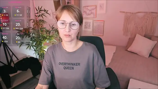 Paris_Cherry's cam snapshot