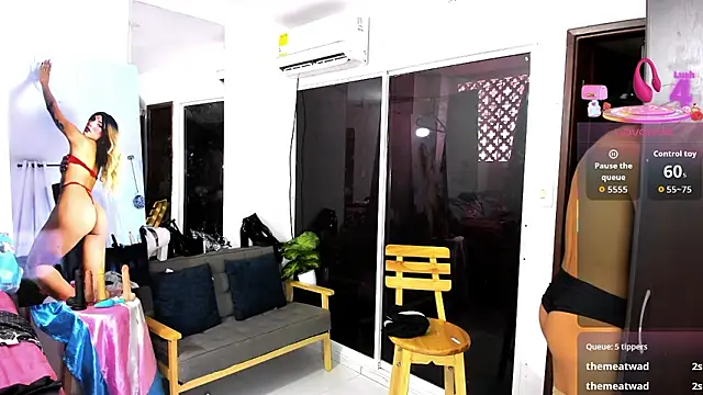 zou_quira live sex cam