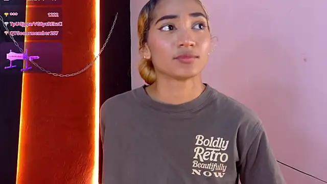 Charlotte_Love10's cam snapshot