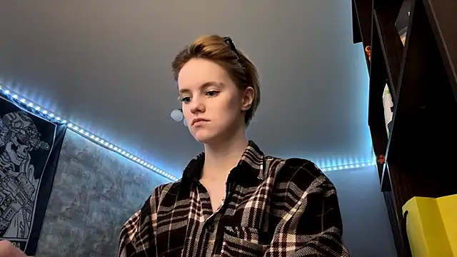 CutieGoga's cam snapshot