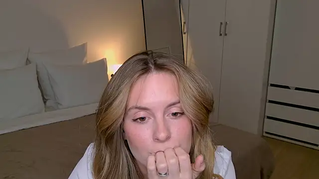 RozzitaBedberry's cam snapshot