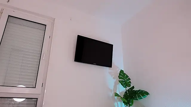 mila_blvck's cam snapshot