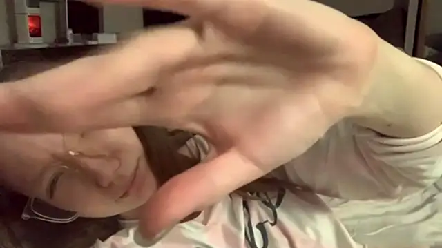 CletaMaciejewski's cam snapshot