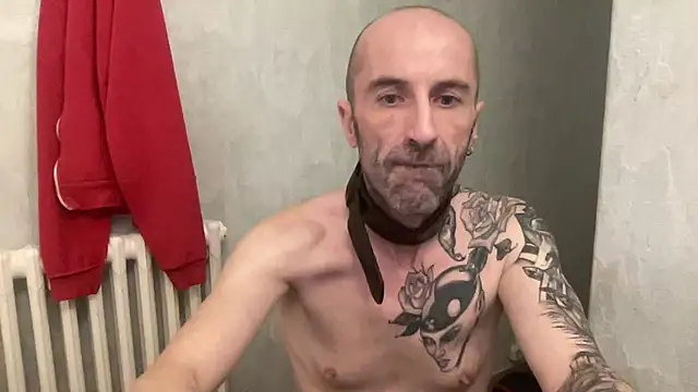 slave44nantes's cam snapshot