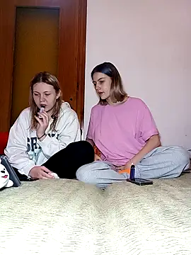 ella_maya's cam snapshot