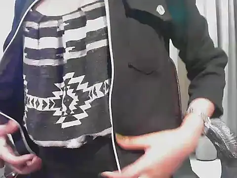 short_girl_'s cam snapshot