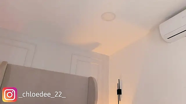 chloe_d's cam snapshot