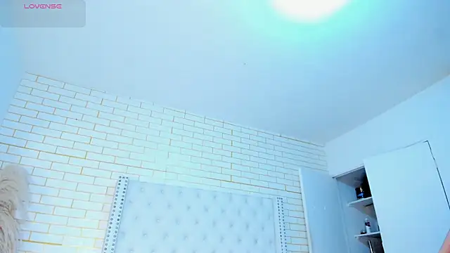 kylie_wilsson's cam snapshot