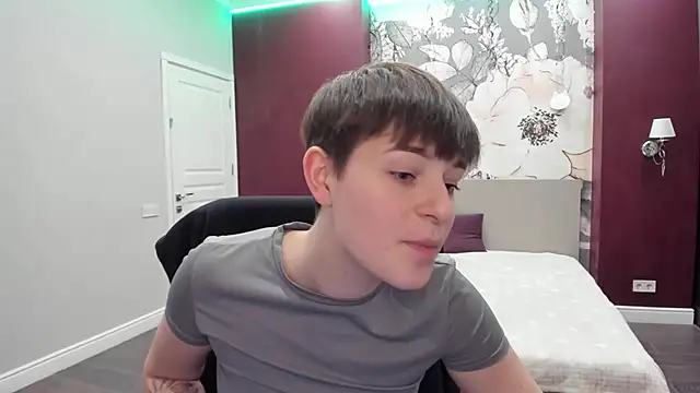 EmiliaYours live sex cam