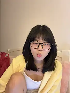 Ella-AAAAA live sex cam